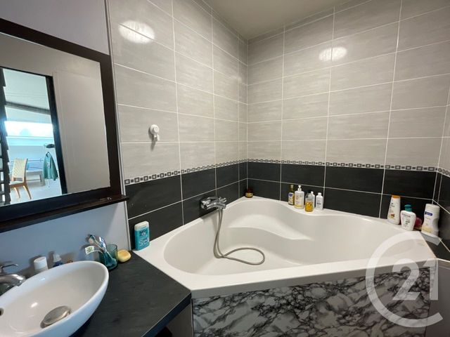 Appartement F3 à louer - 3 pièces - 70.47 m2 - RAMBOUILLET - 78 - ILE-DE-FRANCE - Century 21 Maitrejean Immobilier