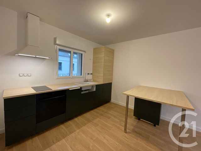 Appartement F2 à louer - 2 pièces - 47.0 m2 - EPERNON - 28 - CENTRE - Century 21 Maitrejean Immobilier