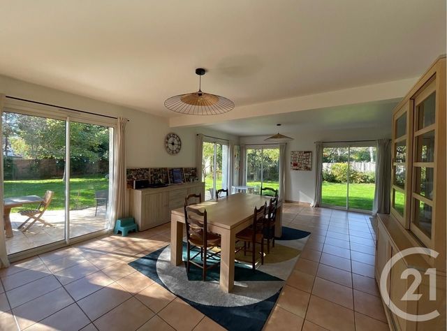 maison à louer - 7 pièces - 223.47 m2 - ST REMY LES CHEVREUSE - 78 - ILE-DE-FRANCE - Century 21 Maitrejean Immobilier