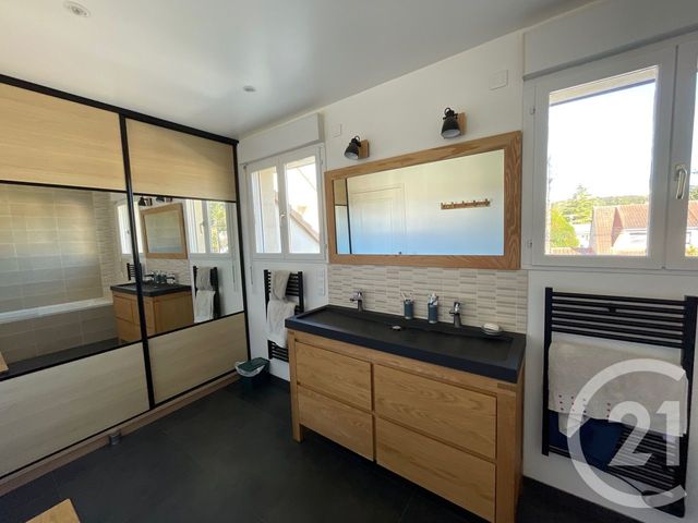 maison à louer - 7 pièces - 223.47 m2 - ST REMY LES CHEVREUSE - 78 - ILE-DE-FRANCE - Century 21 Maitrejean Immobilier