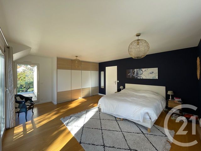 maison à louer - 7 pièces - 223.47 m2 - ST REMY LES CHEVREUSE - 78 - ILE-DE-FRANCE - Century 21 Maitrejean Immobilier