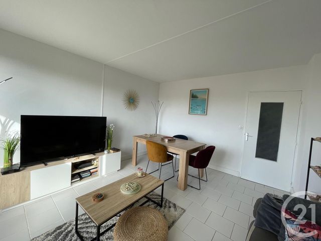 Appartement F3 à louer - 3 pièces - 63.17 m2 - RAMBOUILLET - 78 - ILE-DE-FRANCE - Century 21 Maitrejean Immobilier