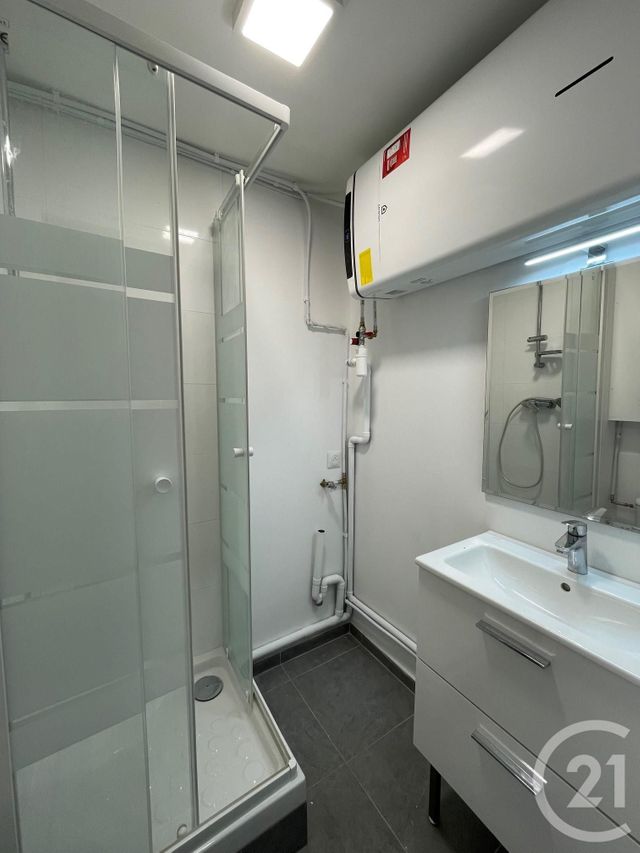 Appartement F1 à louer - 3 pièces - 41.94 m2 - EPERNON - 28 - CENTRE - Century 21 Maitrejean Immobilier