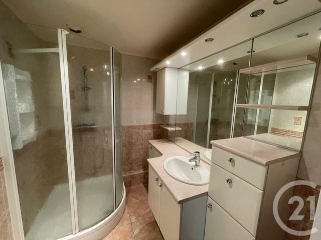 Appartement F3 à louer - 3 pièces - 68.37 m2 - RAMBOUILLET - 78 - ILE-DE-FRANCE - Century 21 Maitrejean Immobilier