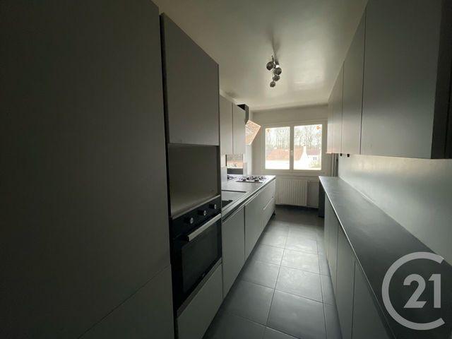 Appartement F4 à louer - 4 pièces - 97.58 m2 - MAGNY LES HAMEAUX - 78 - ILE-DE-FRANCE - Century 21 Maitrejean Immobilier