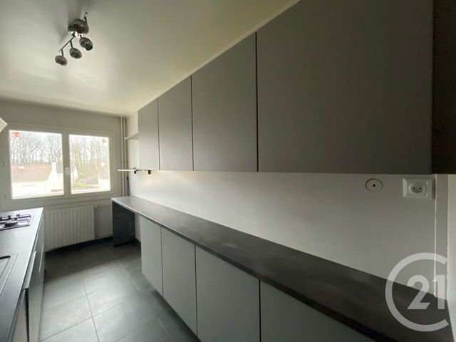Appartement F4 à louer - 4 pièces - 97.58 m2 - MAGNY LES HAMEAUX - 78 - ILE-DE-FRANCE - Century 21 Maitrejean Immobilier