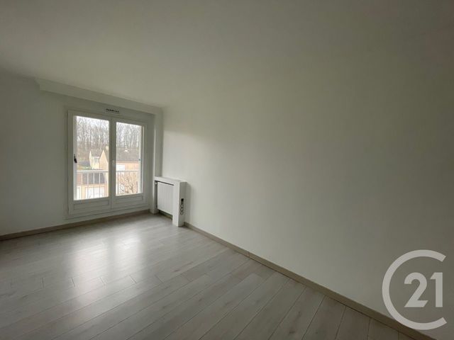 Appartement F4 à louer - 4 pièces - 97.58 m2 - MAGNY LES HAMEAUX - 78 - ILE-DE-FRANCE - Century 21 Maitrejean Immobilier