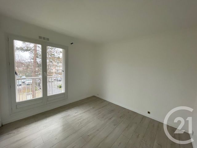 Appartement F4 à louer - 4 pièces - 97.58 m2 - MAGNY LES HAMEAUX - 78 - ILE-DE-FRANCE - Century 21 Maitrejean Immobilier