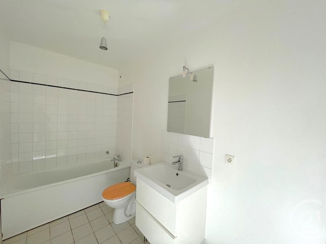 Appartement F1 à louer - 1 pièce - 29.0 m2 - RAMBOUILLET - 78 - ILE-DE-FRANCE - Century 21 Maitrejean Immobilier