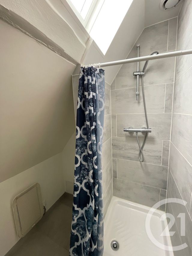 Appartement Duplex à louer - 2 pièces - 37.94 m2 - GALLARDON - 28 - CENTRE - Century 21 Maitrejean Immobilier