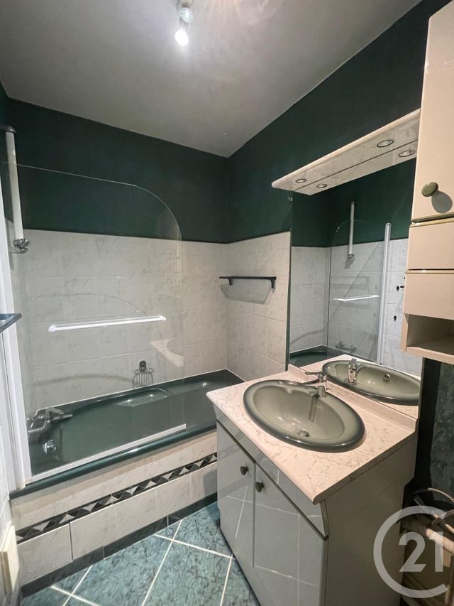 Appartement F5 à louer - 5 pièces - 96.4 m2 - RAMBOUILLET - 78 - ILE-DE-FRANCE - Century 21 Maitrejean Immobilier