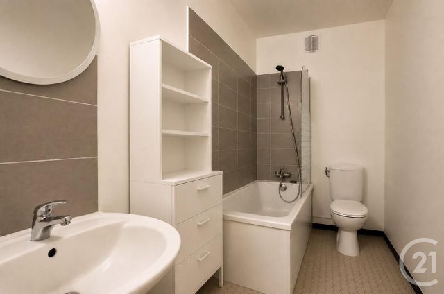 Appartement Studio à louer - 1 pièce - 31.65 m2 - RAMBOUILLET - 78 - ILE-DE-FRANCE - Century 21 Maitrejean Immobilier