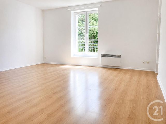 Appartement Studio à louer - 1 pièce - 32.34 m2 - CHEVREUSE - 78 - ILE-DE-FRANCE - Century 21 Maitrejean Immobilier