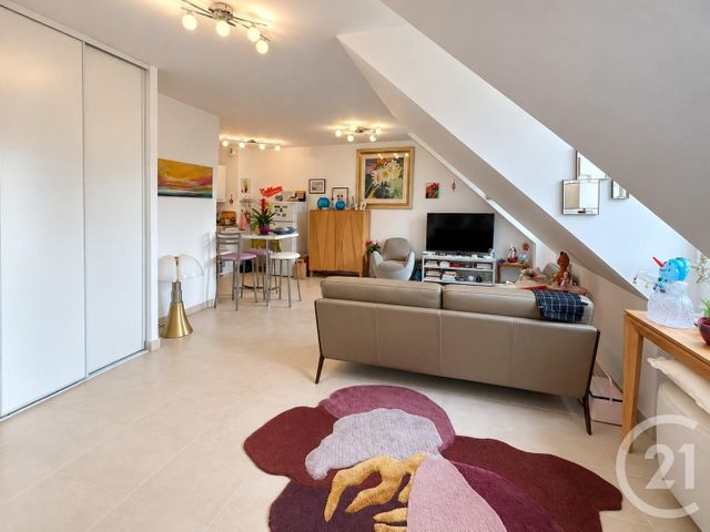 Appartement F2 à louer - 2 pièces - 56.54 m2 - RAMBOUILLET - 78 - ILE-DE-FRANCE - Century 21 Maitrejean Immobilier
