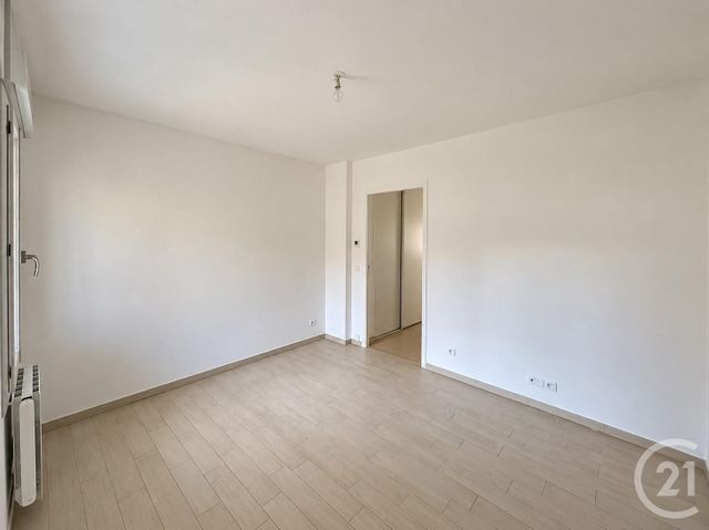 Appartement F2 à louer - 2 pièces - 45.35 m2 - RAMBOUILLET - 78 - ILE-DE-FRANCE - Century 21 Maitrejean Immobilier
